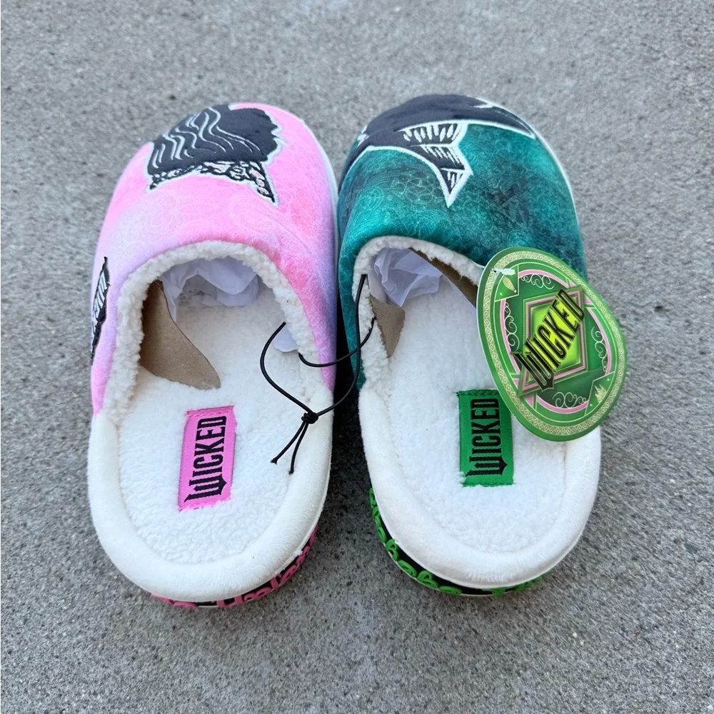 NWT Ground Up Wicked Slippers size 2
